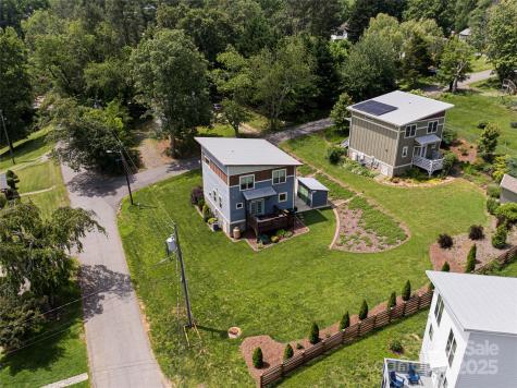 102 E Skyland Circle Asheville NC 28804