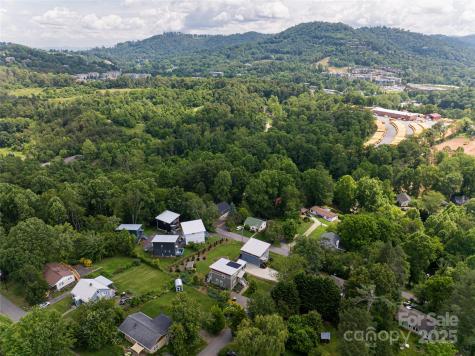 102 E Skyland Circle Asheville NC 28804