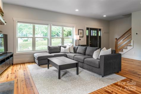 102 E Skyland Circle Asheville NC 28804