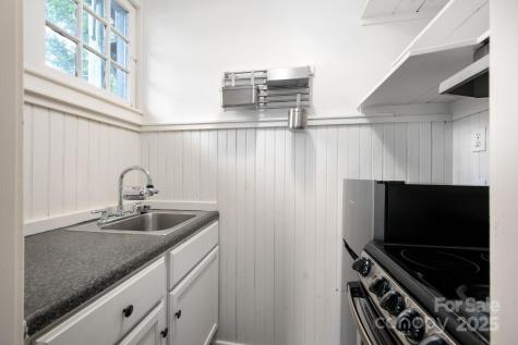 11 Cullowhee Street Asheville NC 28801