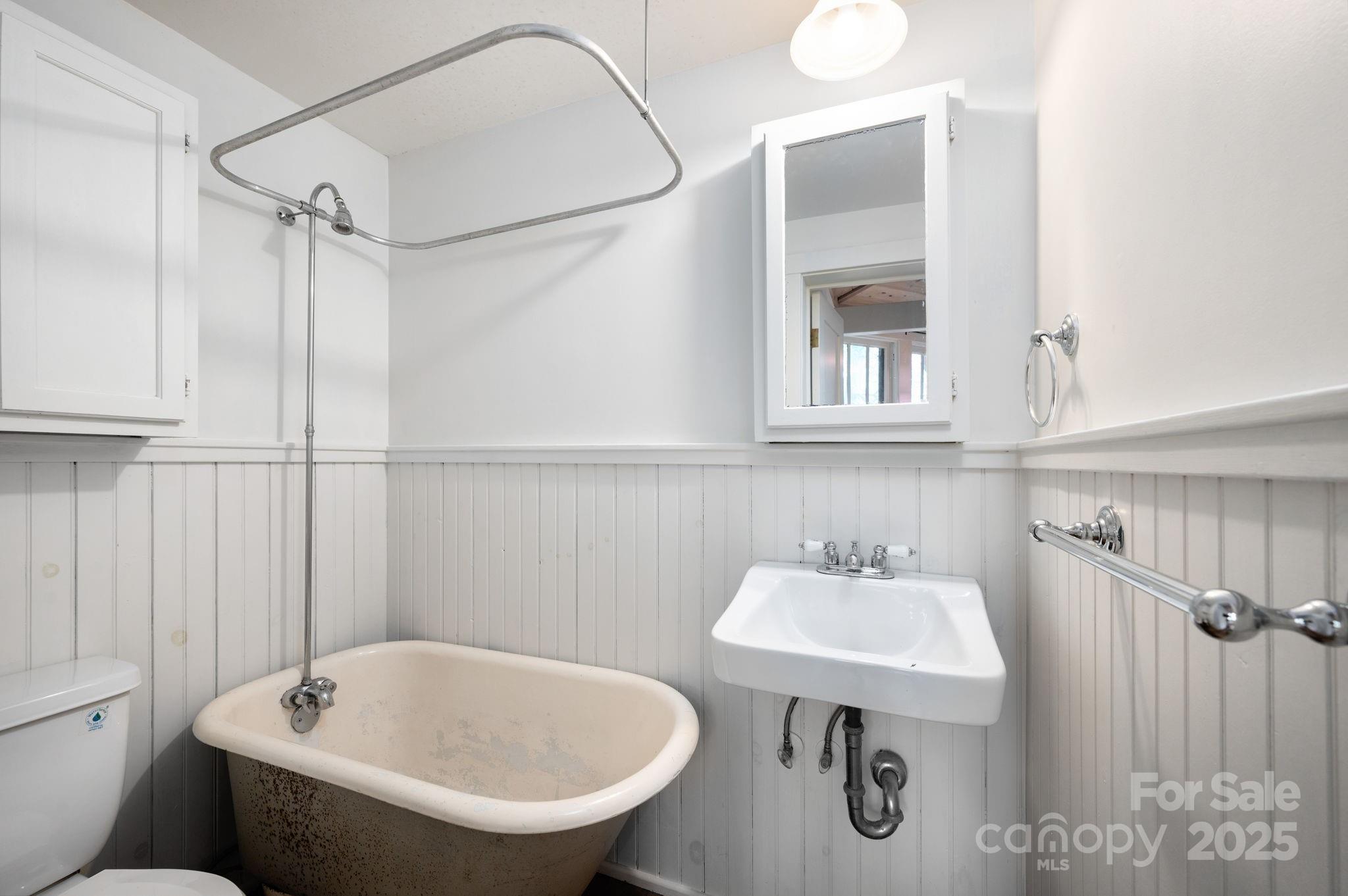 11 Cullowhee Street Asheville NC 28801