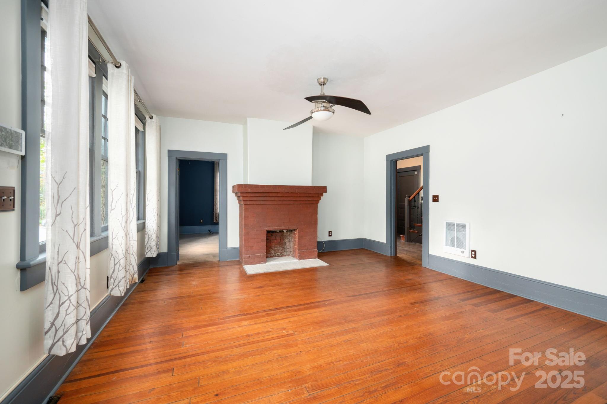 11 Cullowhee Street Asheville NC 28801