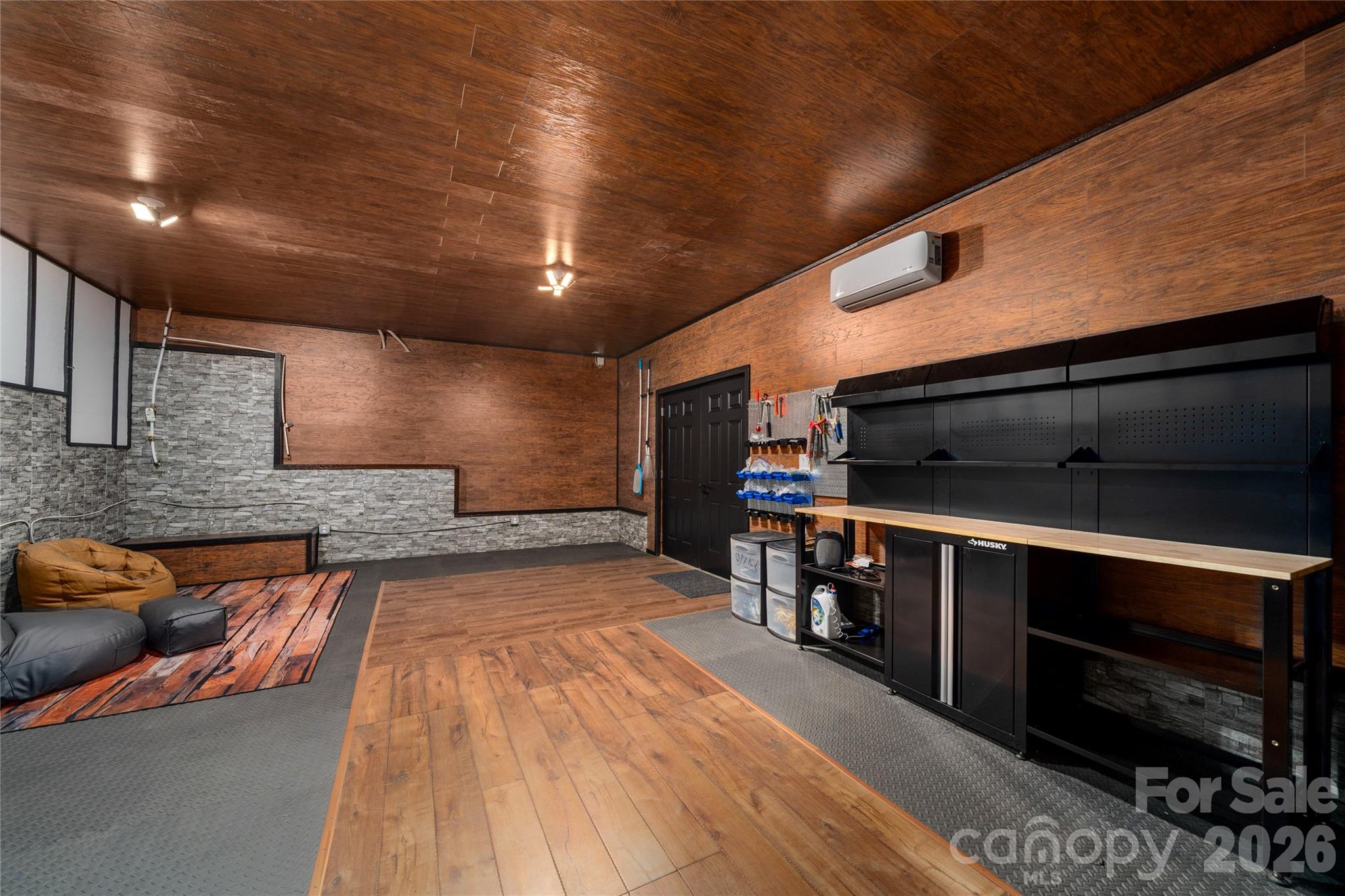 41 Ben Lippen School Road Asheville NC 28806