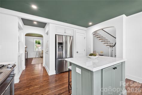 2501 Runnymede Lane Charlotte NC 28209