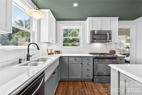 2501 Runnymede Lane Charlotte NC 28209