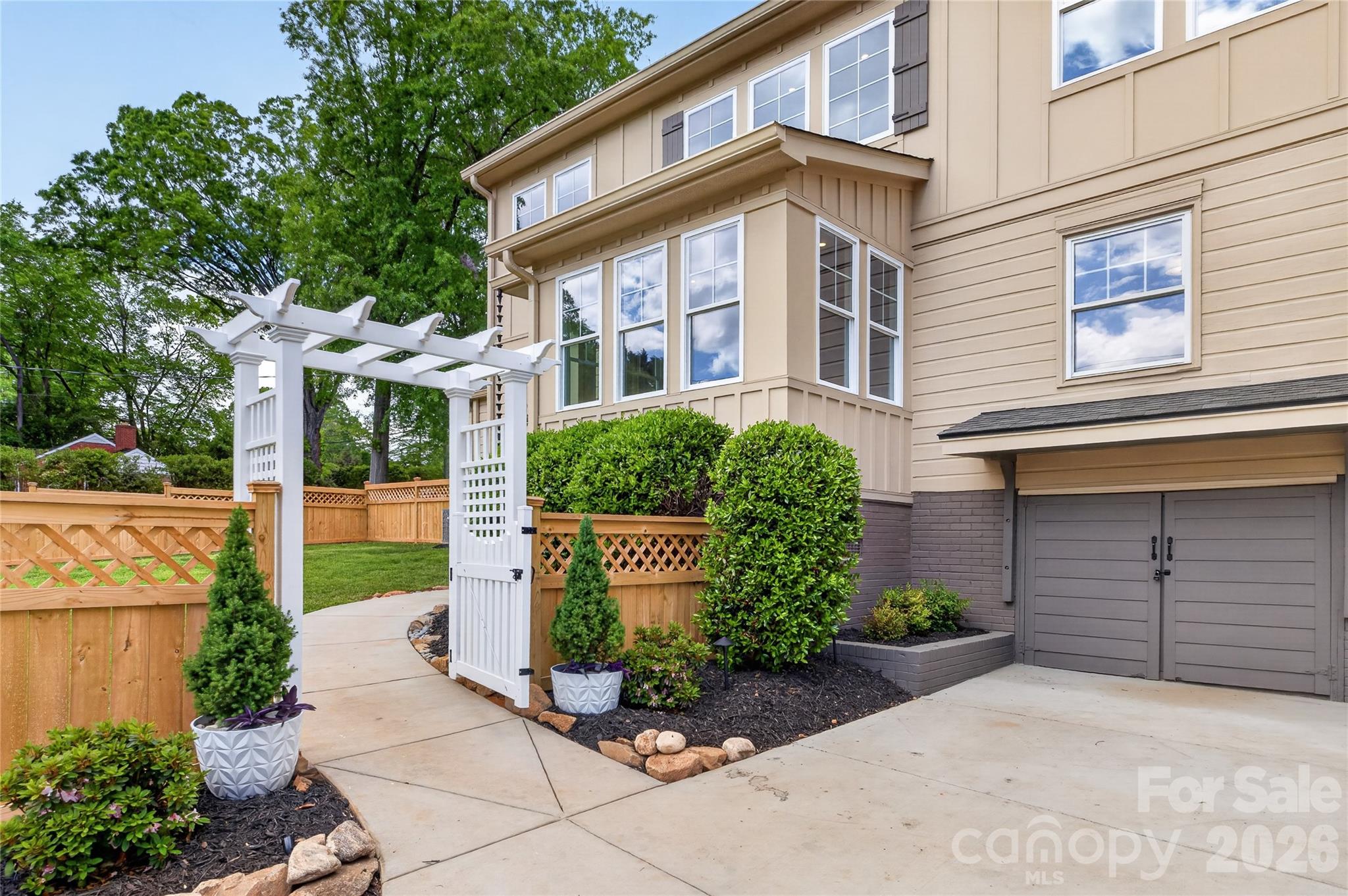 2501 Runnymede Lane Charlotte NC 28209