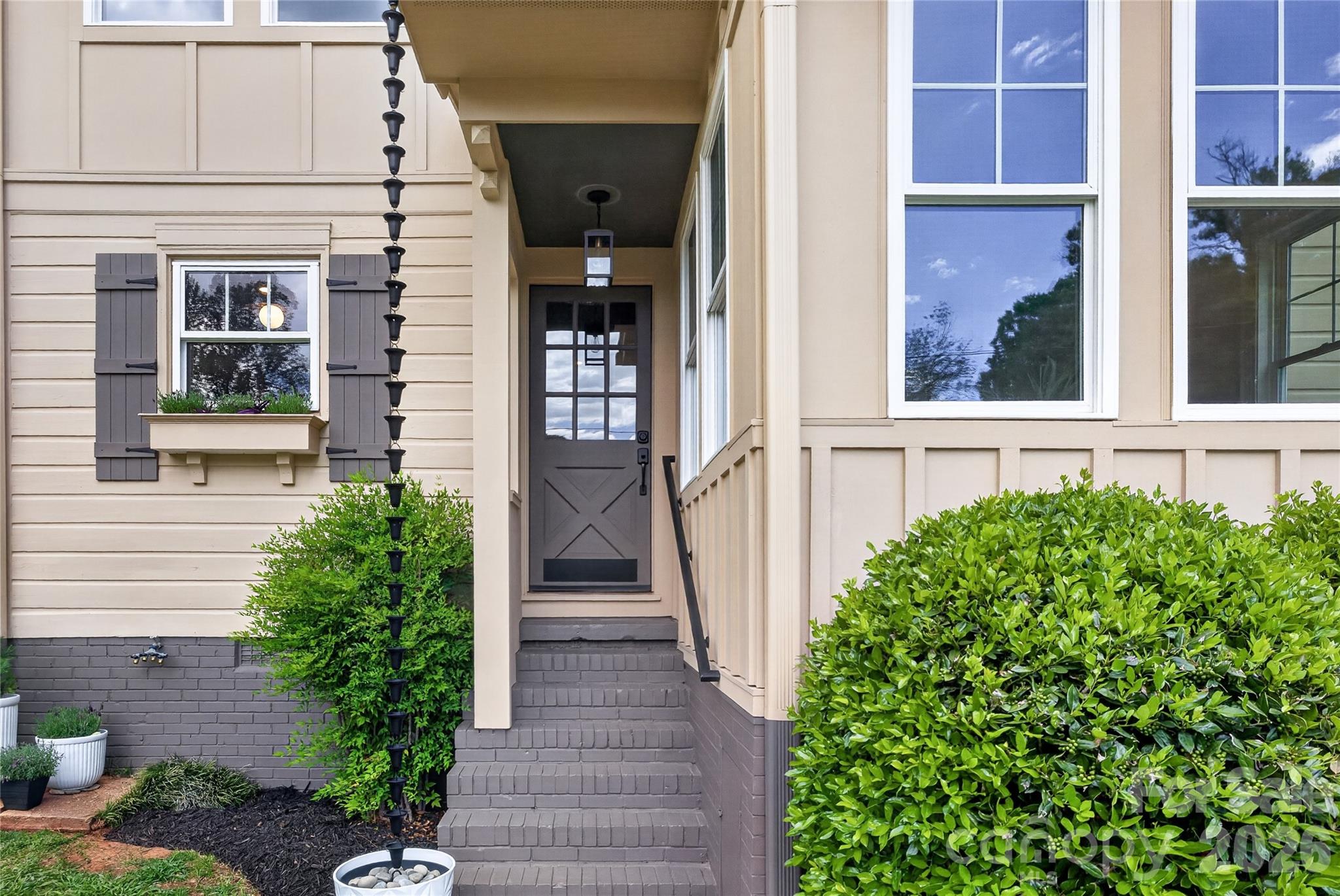 2501 Runnymede Lane Charlotte NC 28209