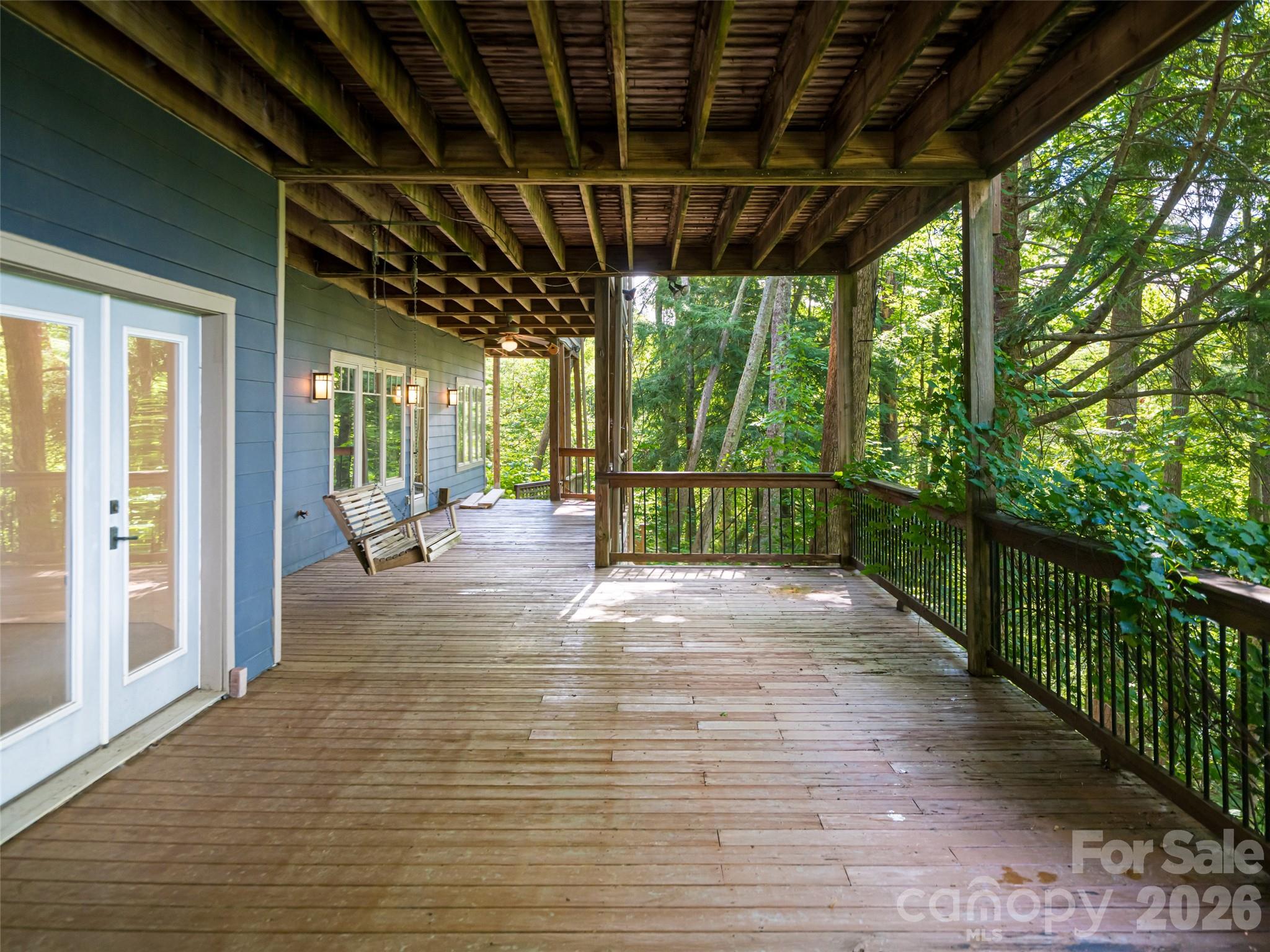 935 Whites Lake Boulevard Saluda NC 28773