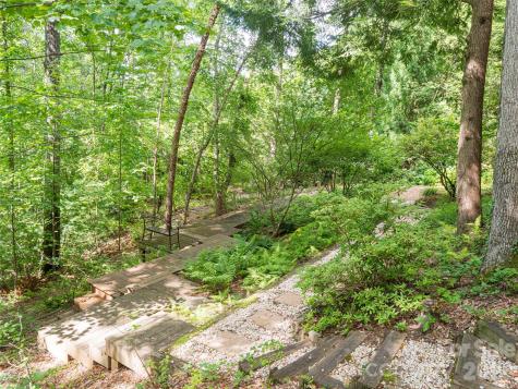 935 Whites Lake Boulevard Saluda NC 28773