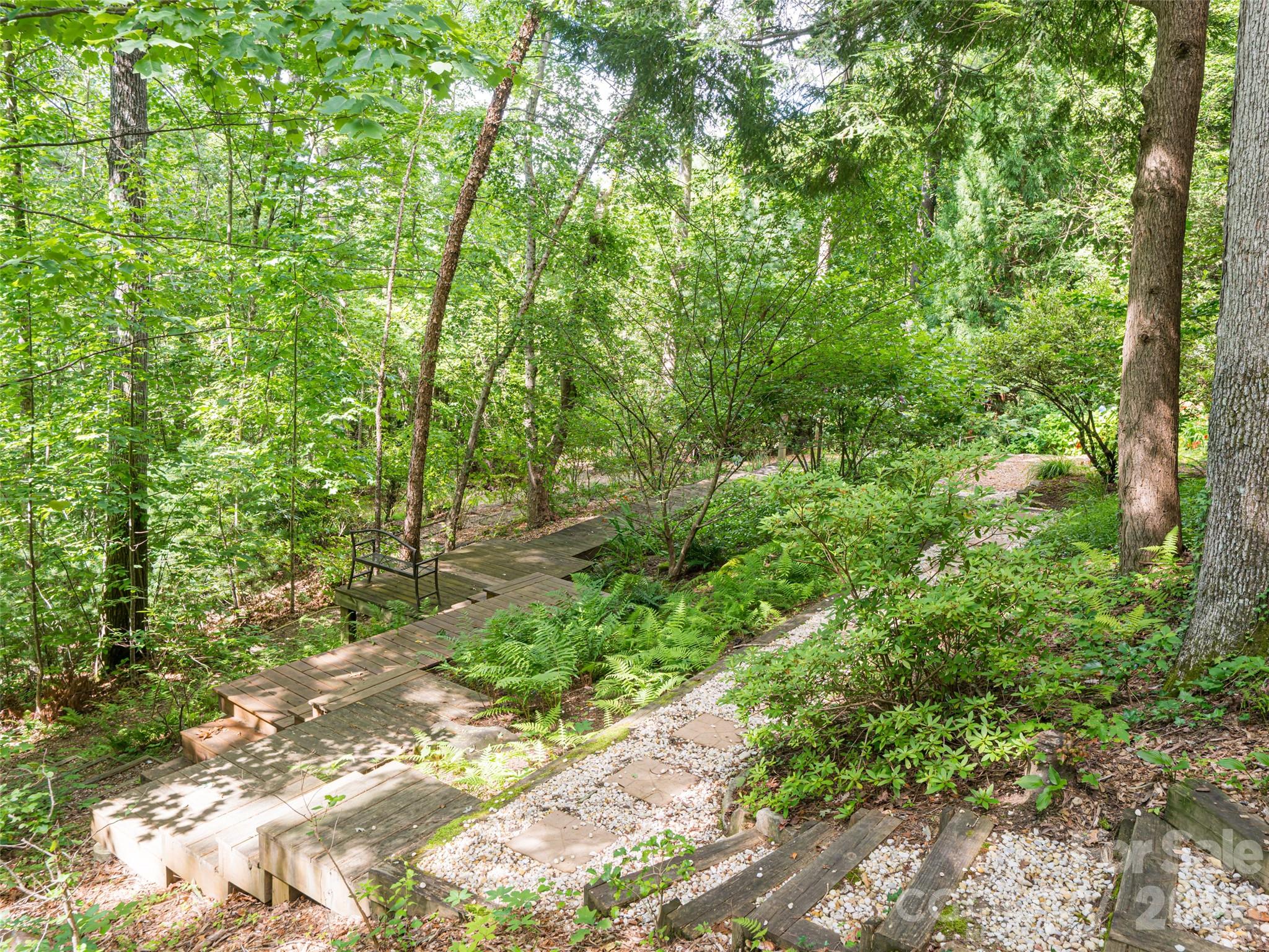 935 Whites Lake Boulevard Saluda NC 28773