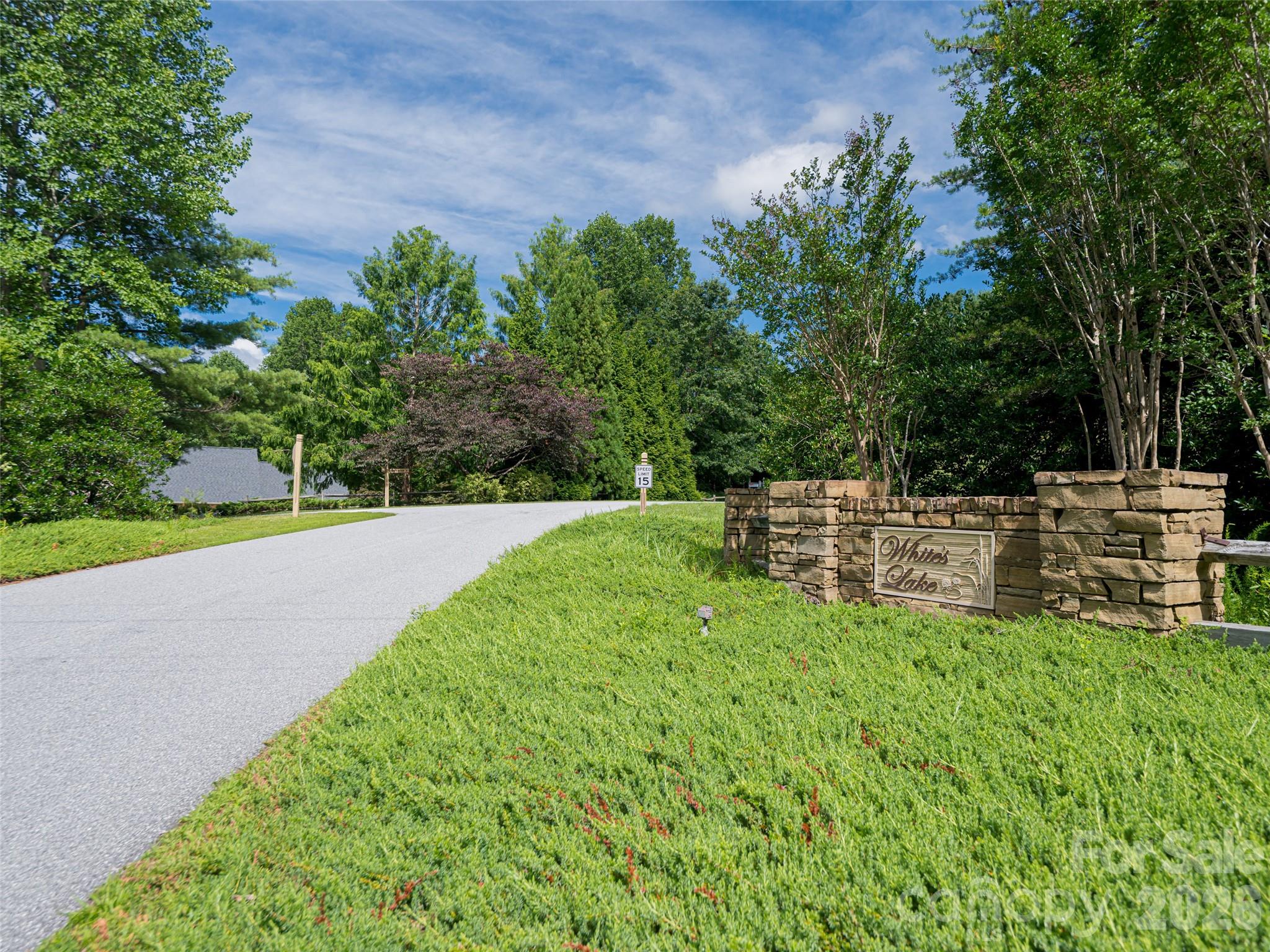 935 Whites Lake Boulevard Saluda NC 28773