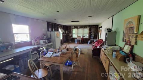 160 Cleveland Road Tryon NC 28782