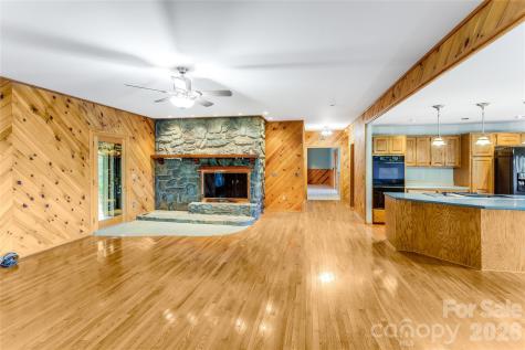 1087 Brigadoon Drive Clyde NC 28721