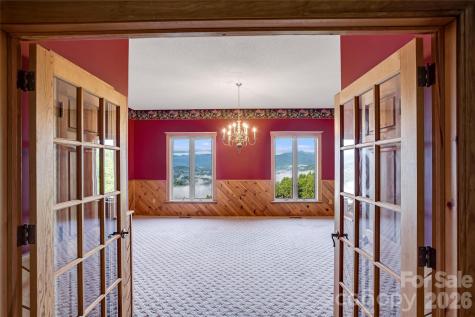 1087 Brigadoon Drive Clyde NC 28721