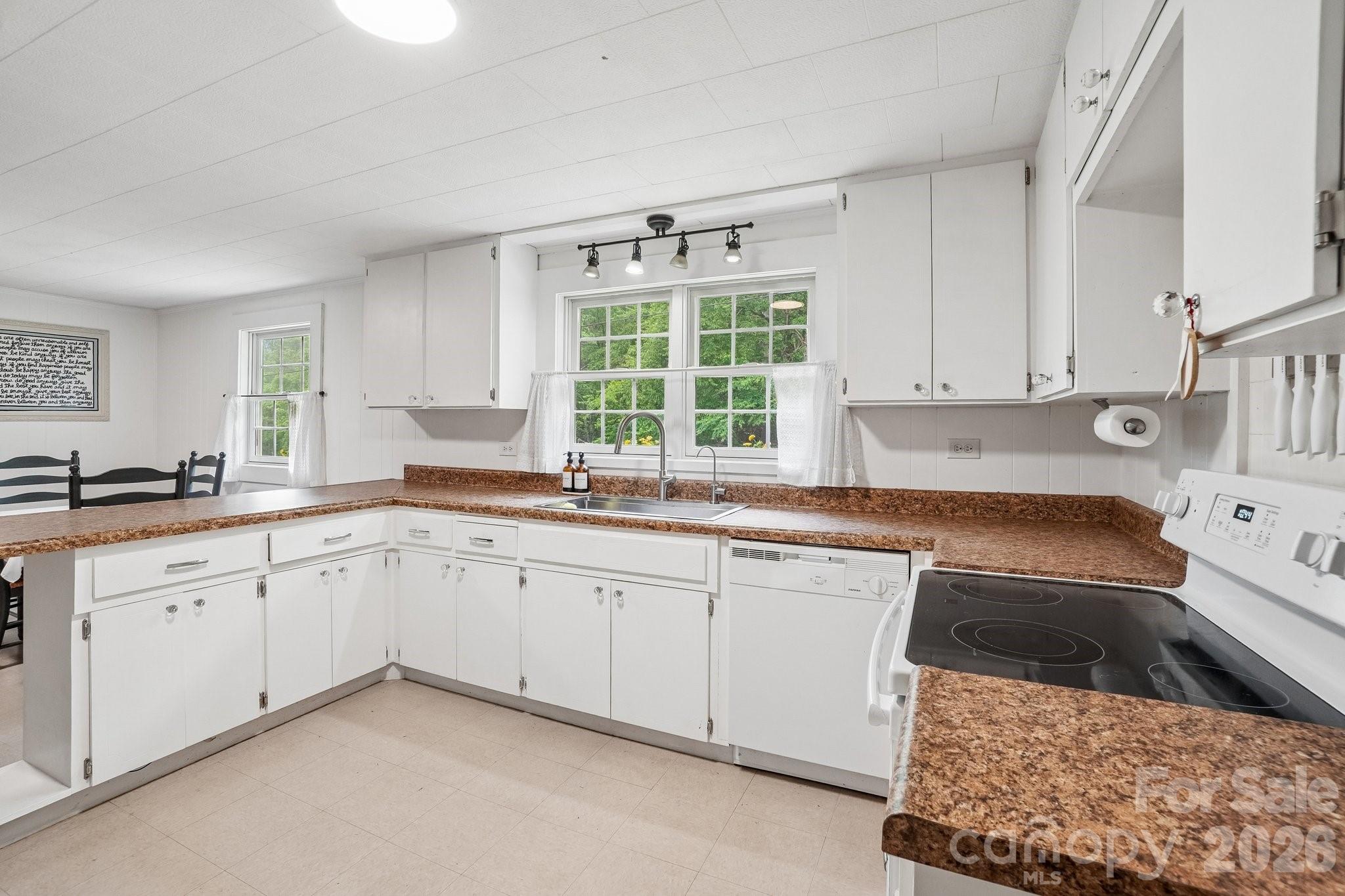 434 Dovers Branch Road Burnsville NC 28714