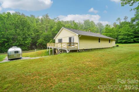 434 Dovers Branch Road Burnsville NC 28714