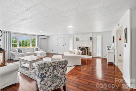 434 Dovers Branch Road Burnsville NC 28714