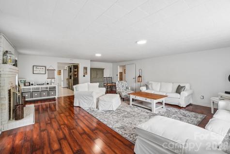 434 Dovers Branch Road Burnsville NC 28714
