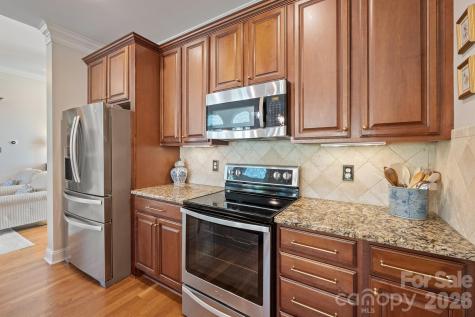 1890 Waterbury Court Hickory NC 28602