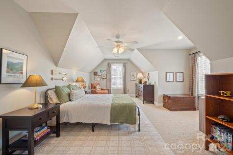 1890 Waterbury Court Hickory NC 28602