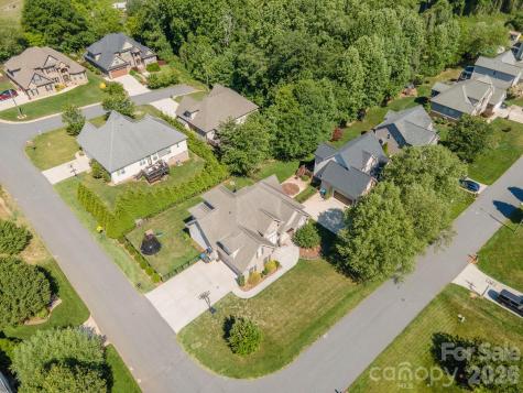 1890 Waterbury Court Hickory NC 28602
