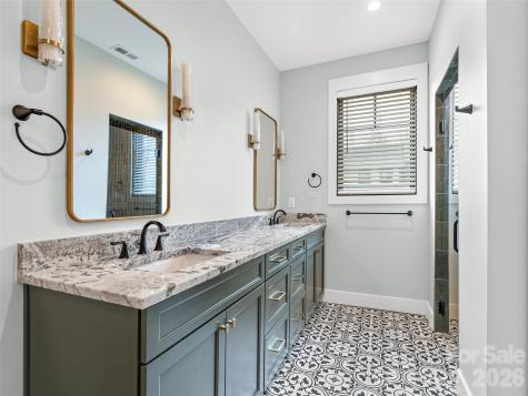 17 Ashe Park Circle Asheville NC 28806