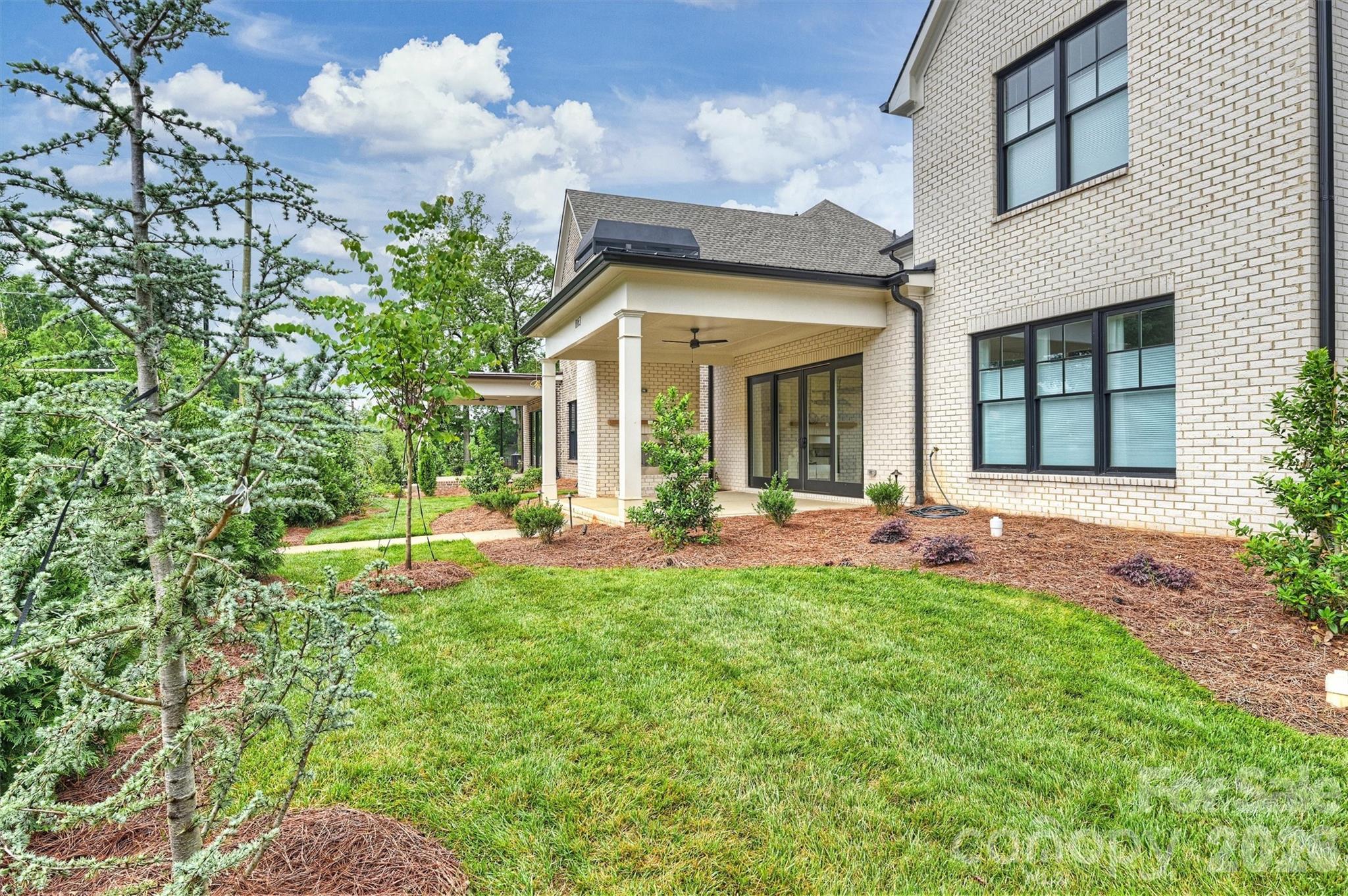 8163 Fairview Road Charlotte NC 28226