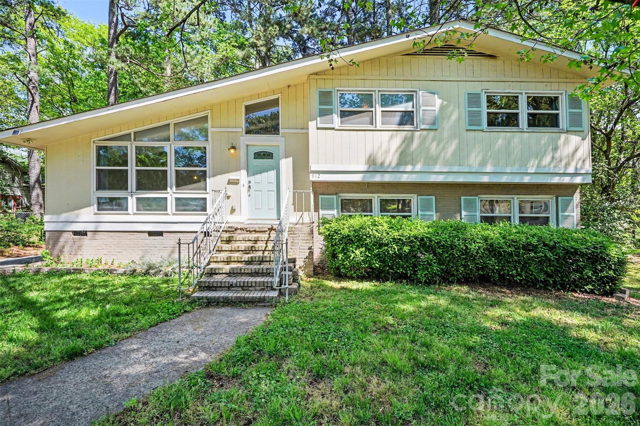 912 Bannister Place Charlotte NC 28213