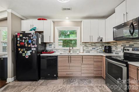 912 Bannister Place Charlotte NC 28213