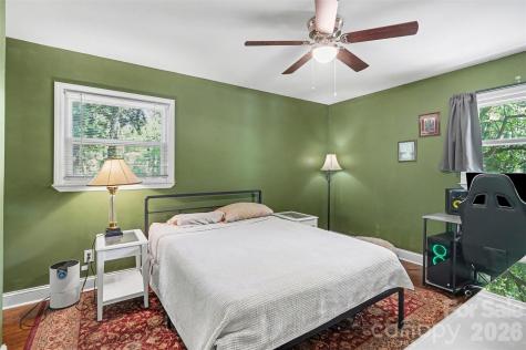 912 Bannister Place Charlotte NC 28213