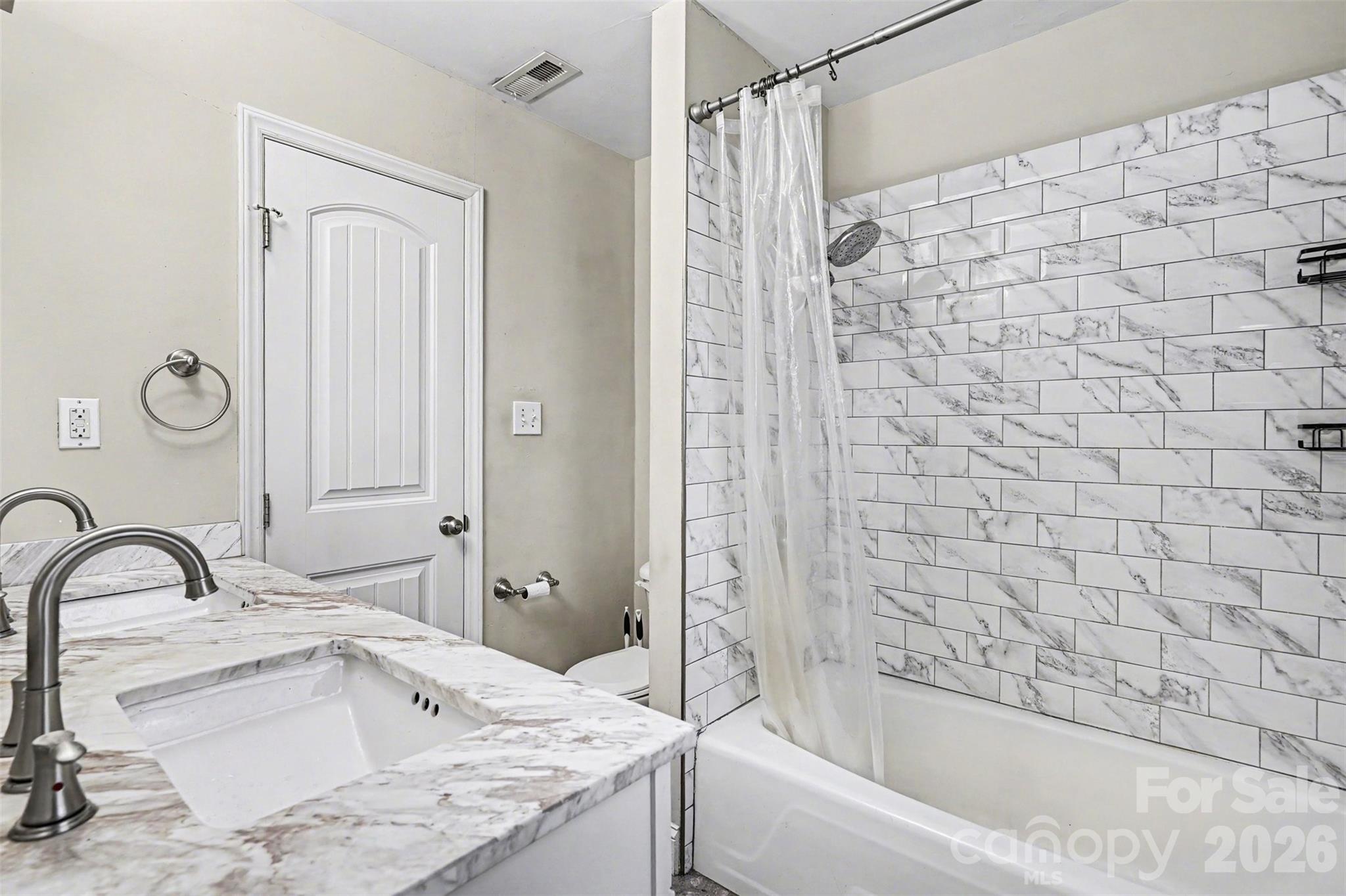 912 Bannister Place Charlotte NC 28213