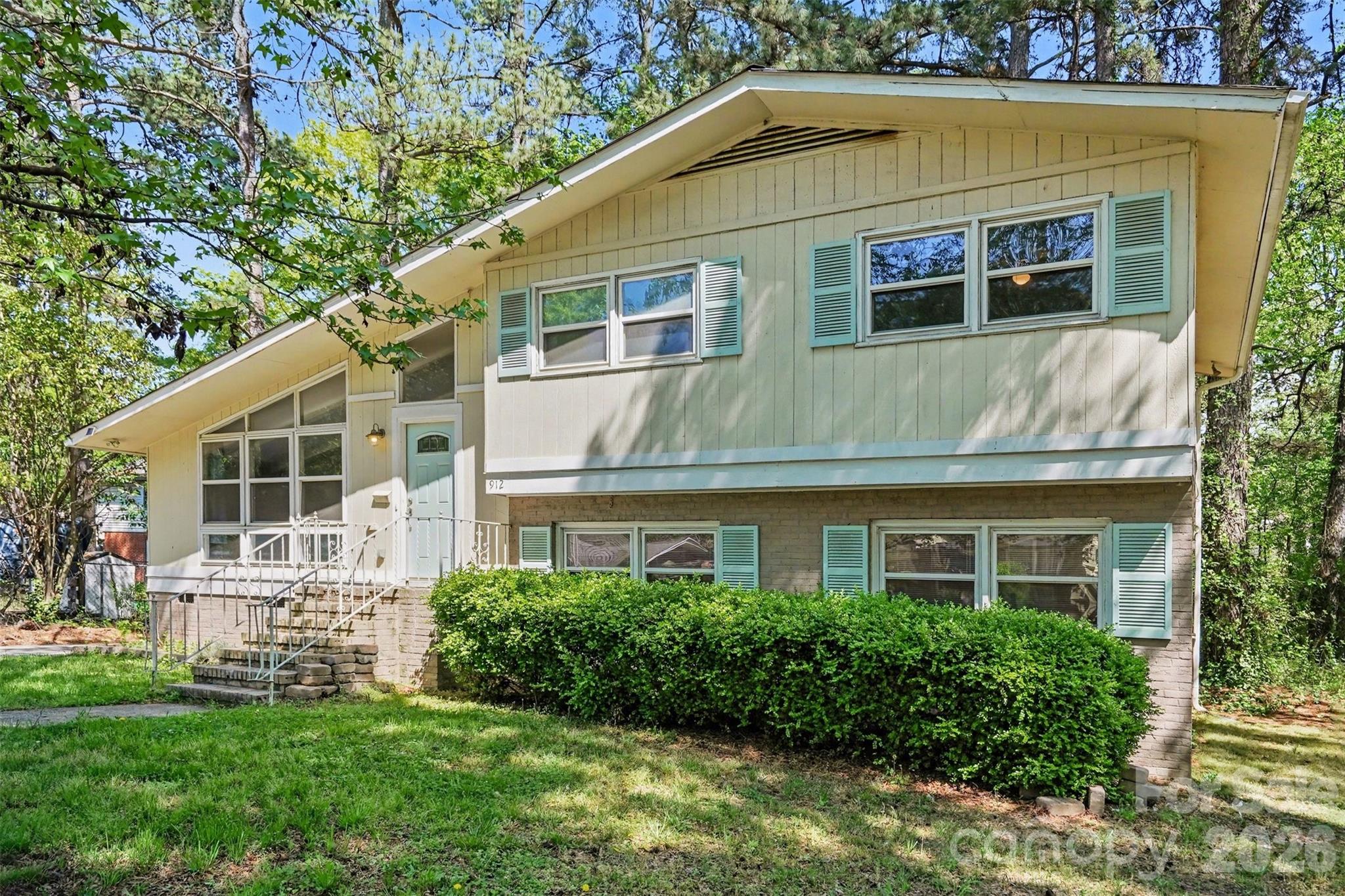 912 Bannister Place Charlotte NC 28213