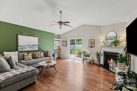 4727 Mcclure Road Charlotte NC 28216