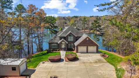 704 Shoreline Drive New London NC 28127
