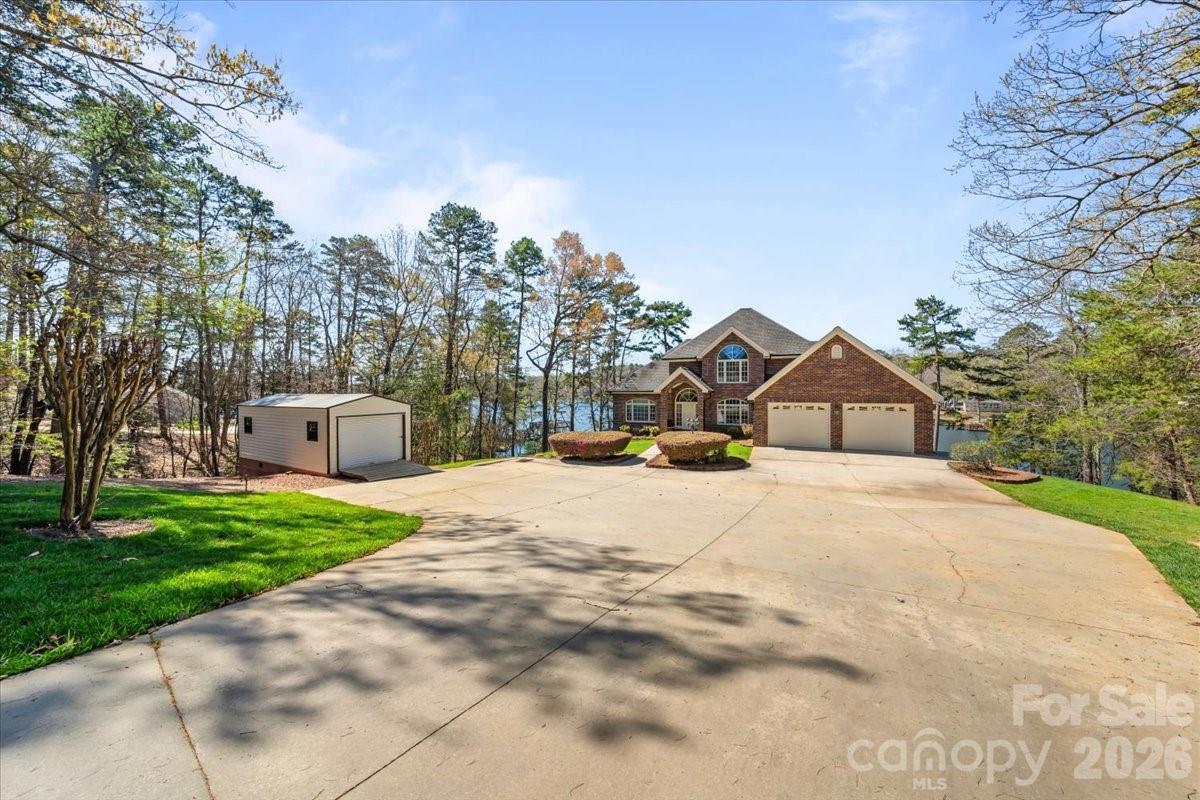 704 Shoreline Drive New London NC 28127