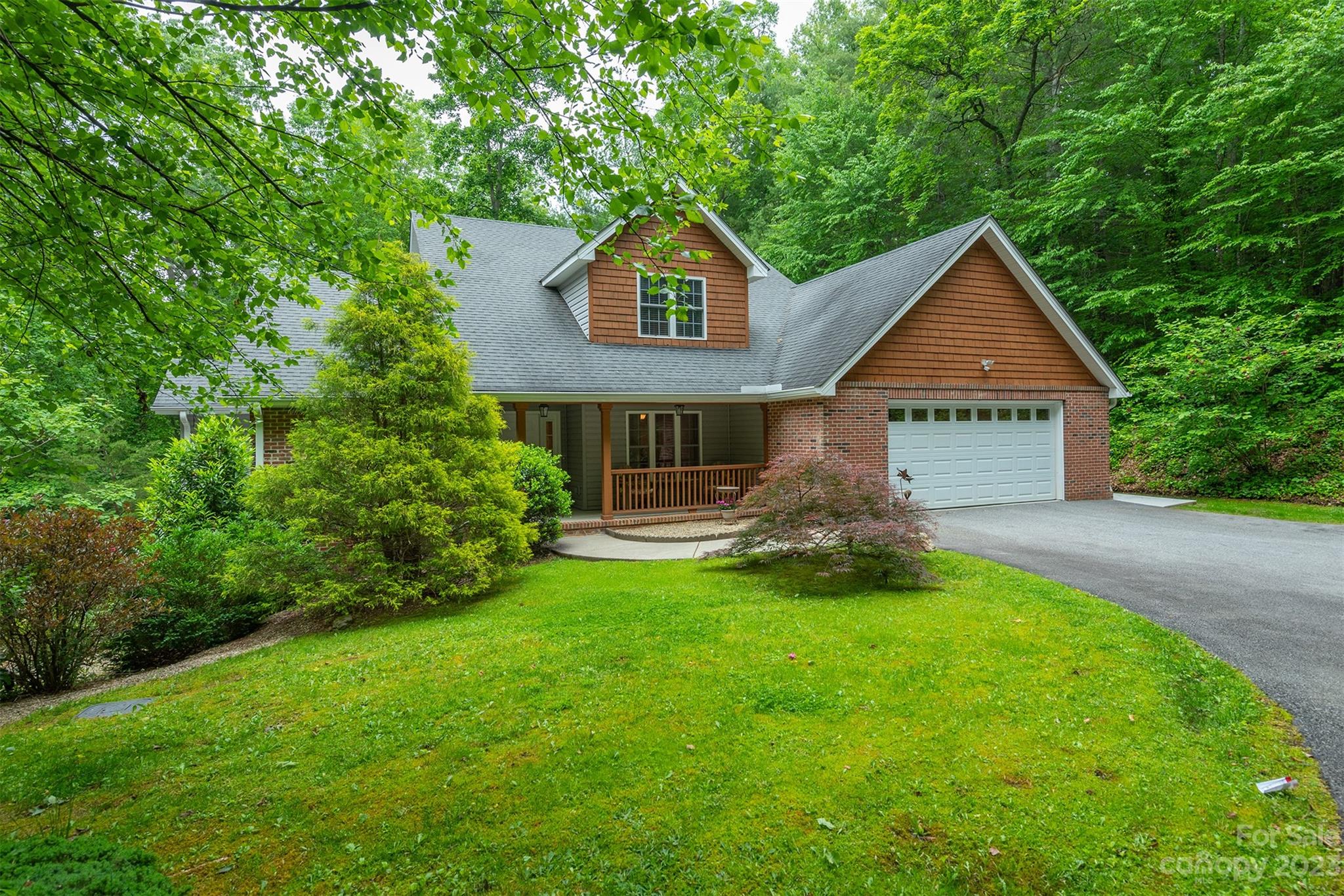15 Grenadier Court Candler NC 28715
