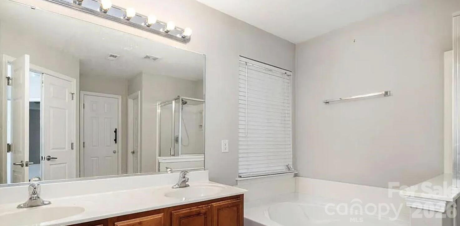 1212 Oakdale Commons Court Charlotte NC 28216