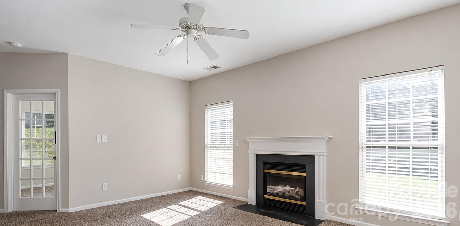 1212 Oakdale Commons Court Charlotte NC 28216