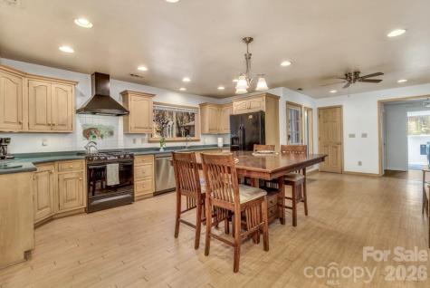 111 Hidden Pond Lane Asheville NC 28804