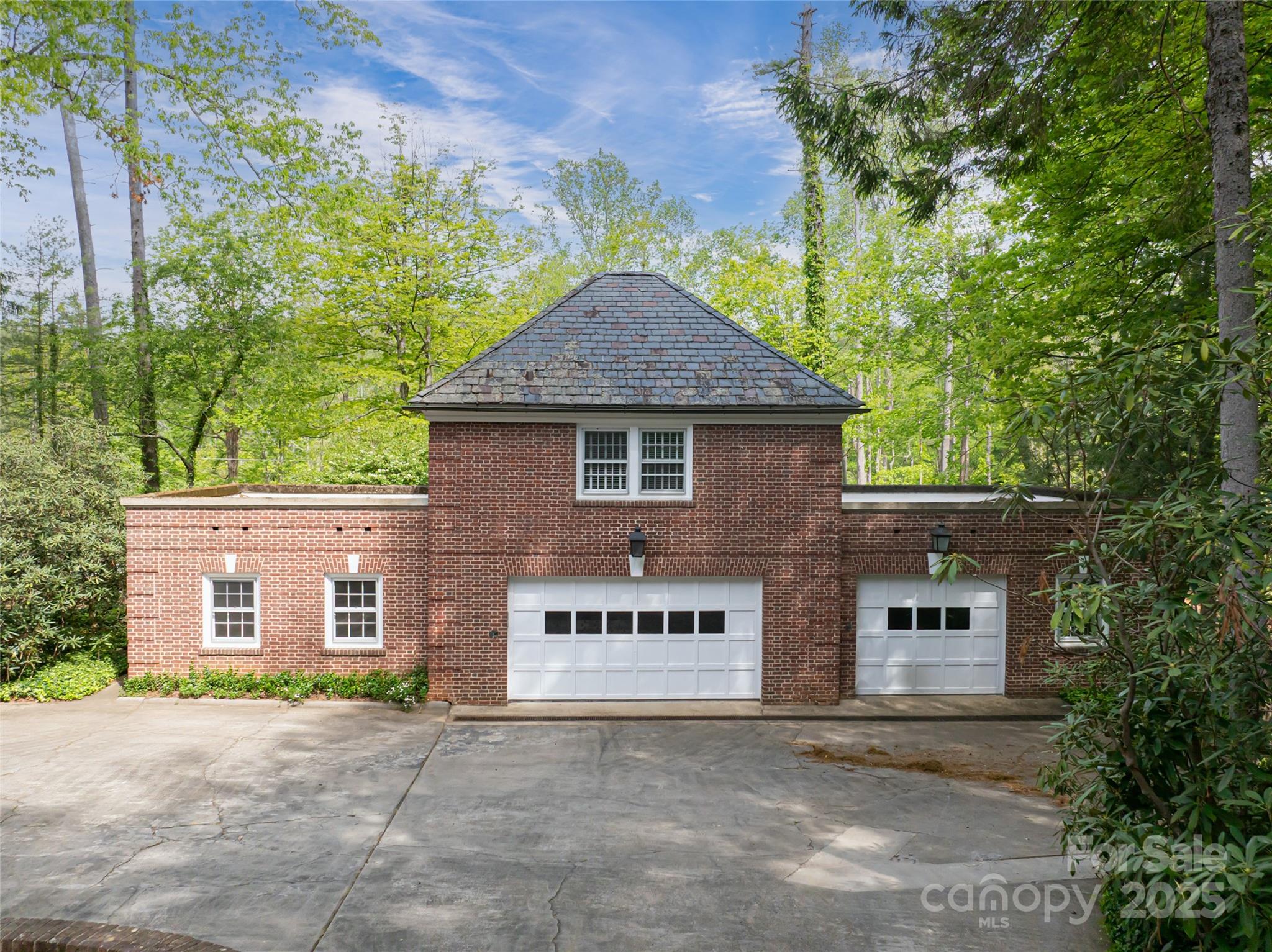 407 Vanderbilt Road Asheville NC 28803