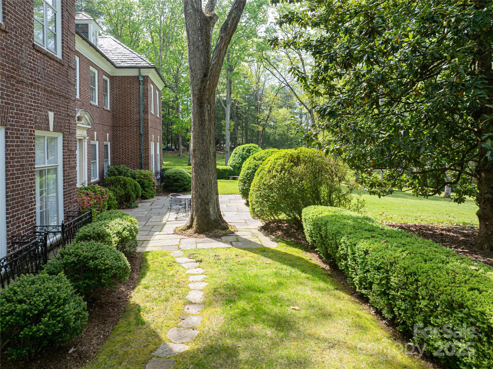 407 Vanderbilt Road Asheville NC 28803