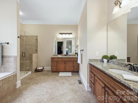 4005 Stonehill Lane Matthews NC 28104