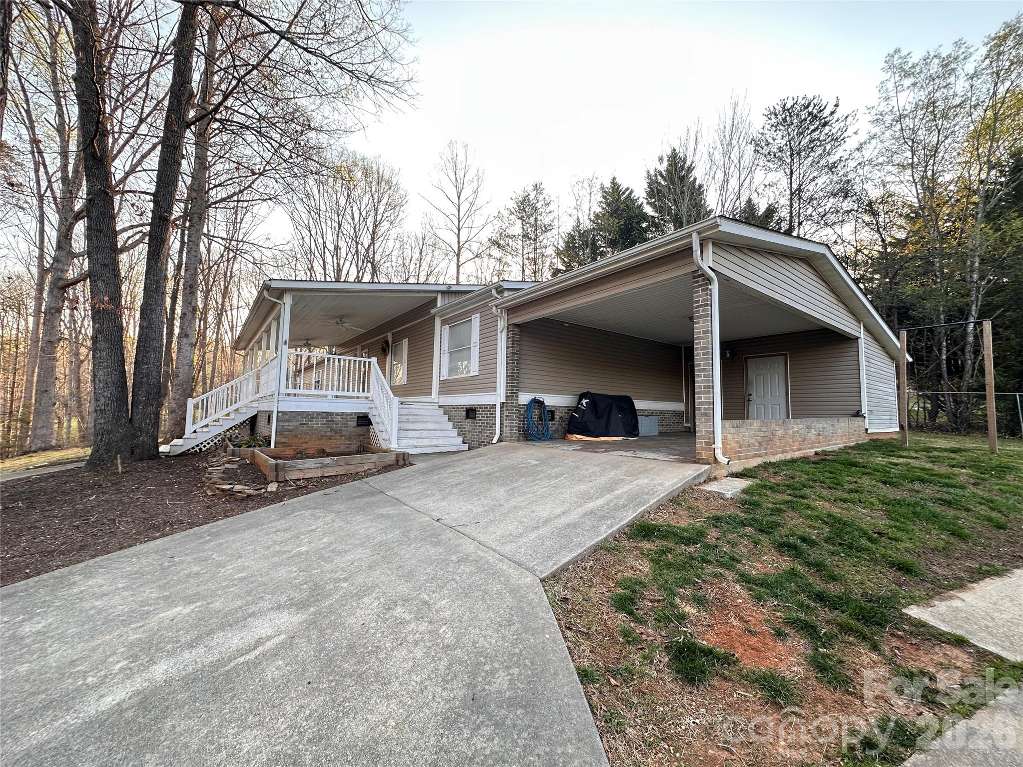 626 Lukes Loop Marion NC 28752