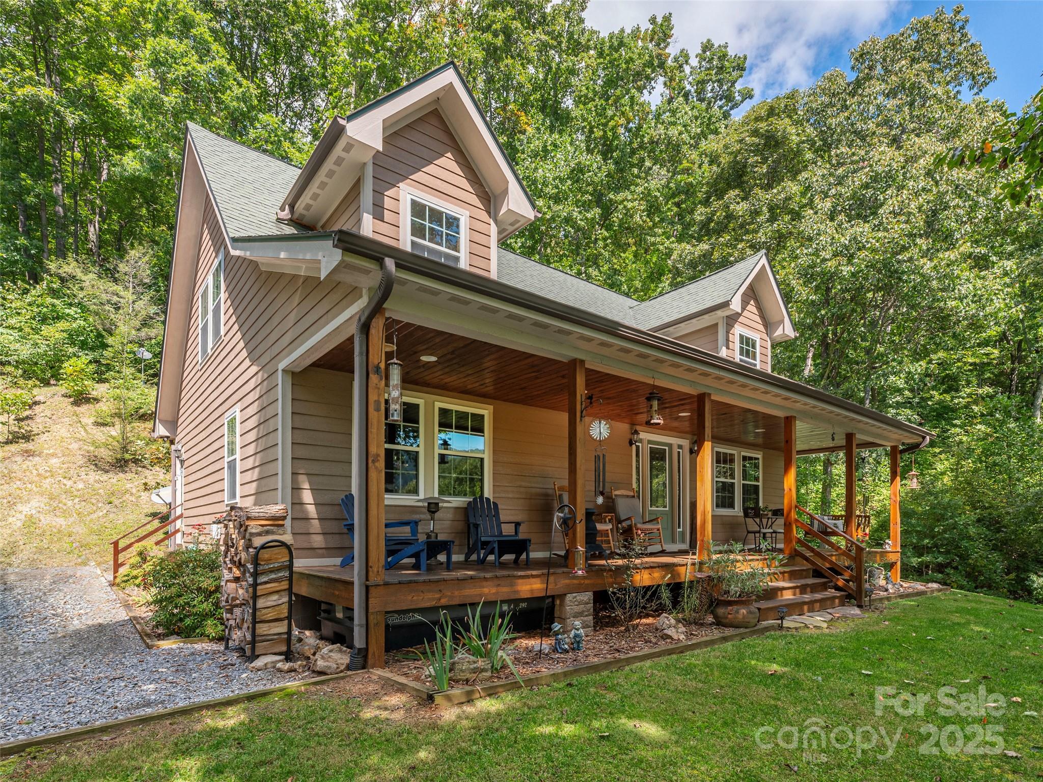 27 Little Roundtop Road Clyde NC 28721