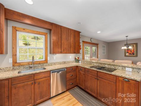 27 Little Roundtop Road Clyde NC 28721