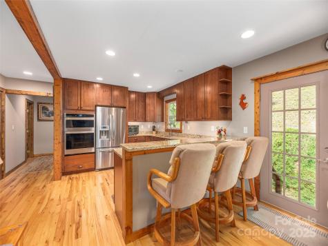 27 Little Roundtop Road Clyde NC 28721