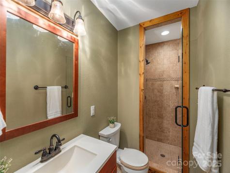 27 Little Roundtop Road Clyde NC 28721