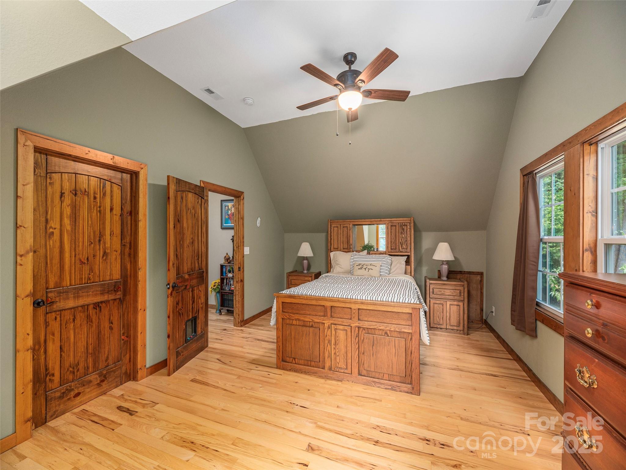 27 Little Roundtop Road Clyde NC 28721