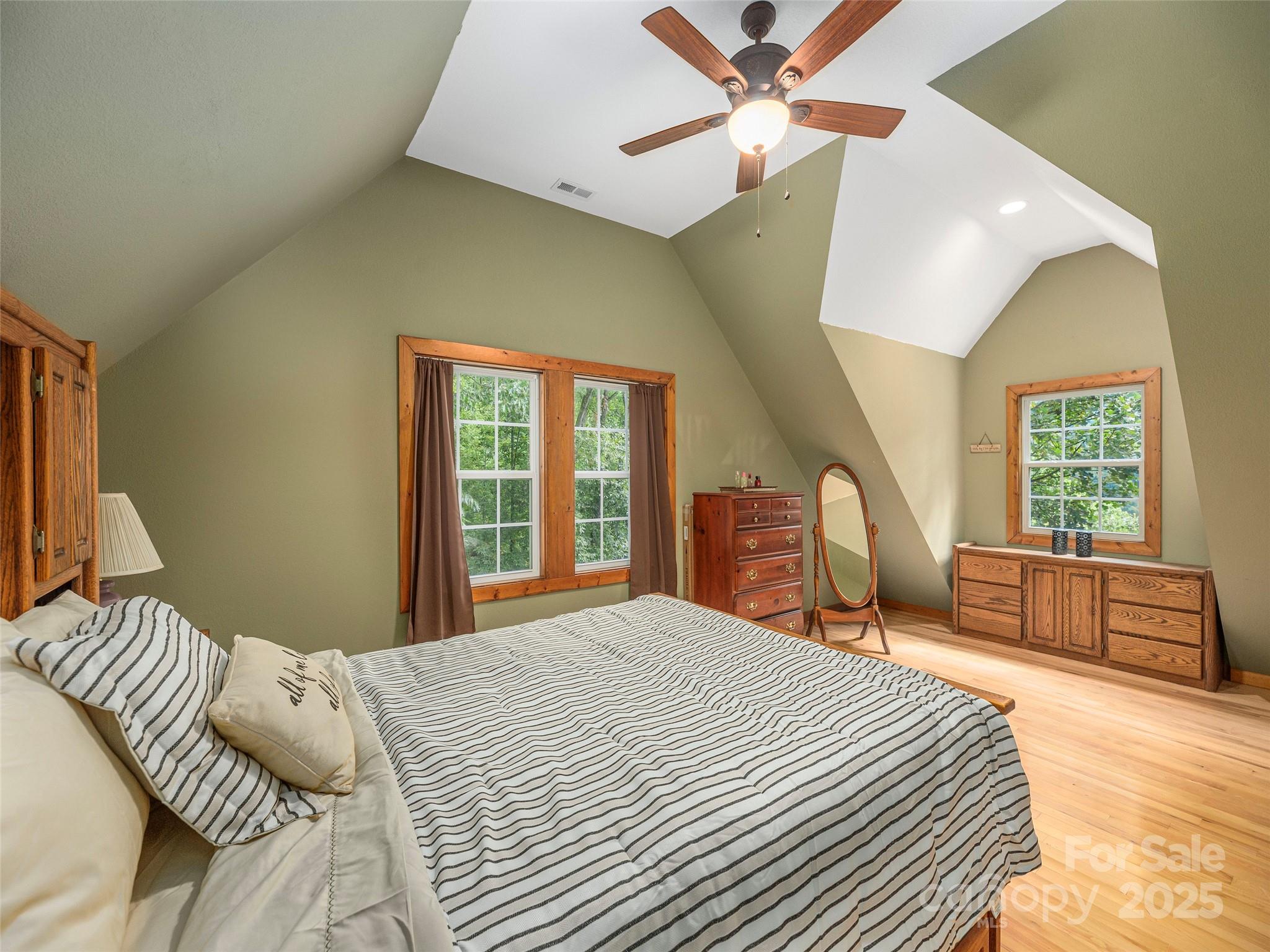 27 Little Roundtop Road Clyde NC 28721