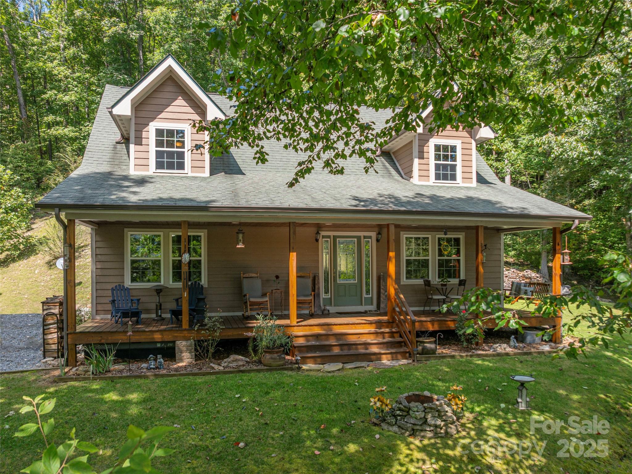 27 Little Roundtop Road Clyde NC 28721